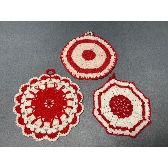 Handcrafted Vintage Crochet Potholders Set of 3 Red & White Cotton Kitchen Decor - Picture 1 of 7